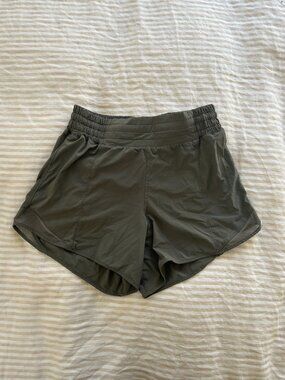 Hotty Hot High-Rise Lined Short 4", Size 6, Army Green